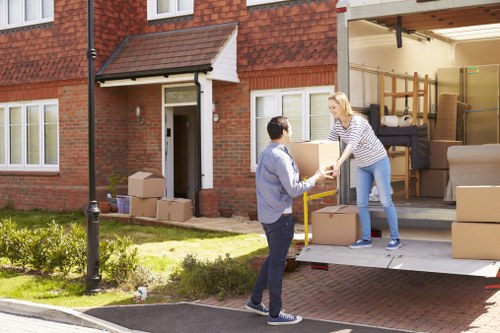 Customer confirming a moving booking and inventory details