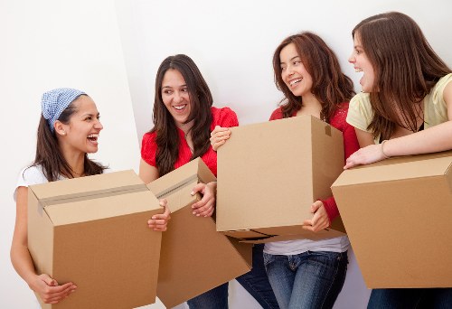 Moving truck service for homes in Roehampton