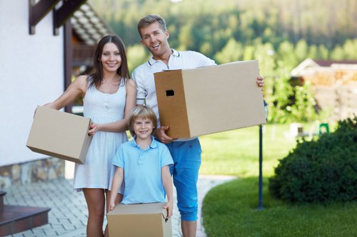 Flexible moving van service for homes and businesses around Roehampton