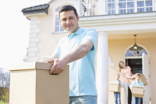 Moving truck service for homes and businesses in Roehampton