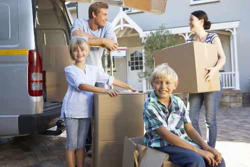 Local movers planning access and parking for a Roehampton relocation
